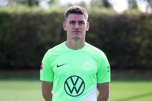 VfL Wolfsburg Wolfsburg, 20.09.2023, FUßBALL - VfL Wolfsburg, 1. Bundesliga, Saison 2023 24. Fototermin, Joakim Maehle (VfL Wolfsburg) Wolfsburg
