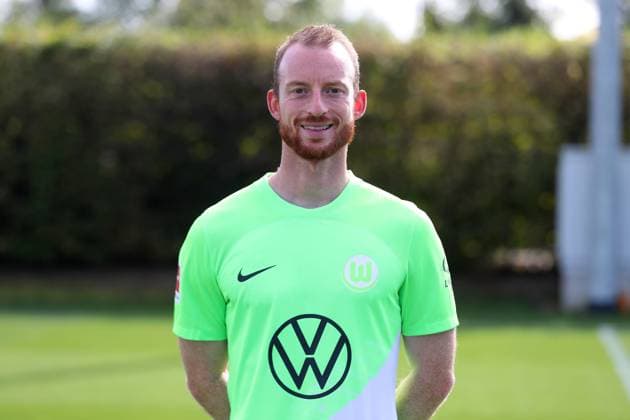 VfL Wolfsburg Wolfsburg, 20.09.2023, FUßBALL - VfL Wolfsburg, 1. Bundesliga, Saison 2023 24. Fototermin, Maximilian Arnold (VfL Wolfsburg) Wolfsburg