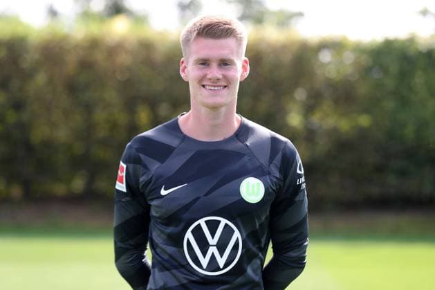 VfL Wolfsburg Wolfsburg, 20.09.2023, FUßBALL - VfL Wolfsburg, 1. Bundesliga, Saison 2023 24. Fototermin, Torwart Philipp Schulze (VfL Wolfsburg) Wolfsburg