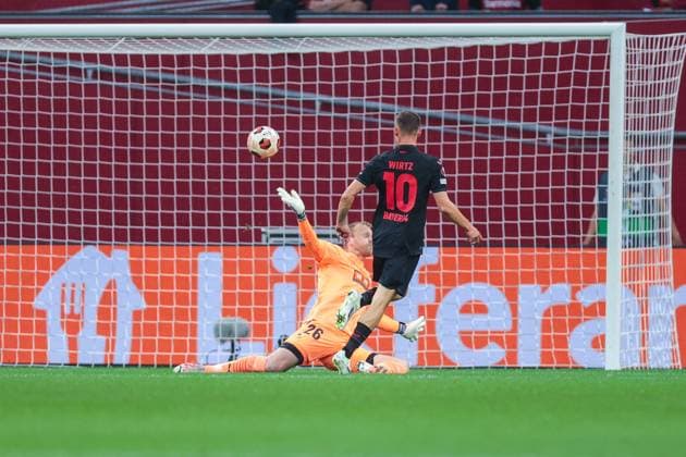 21.09.2023, Fussball, Saison 2023 2024, UEFA Europa League, Gruppenphase, 1. Spieltag, Bayer 04 Leverkusen - BK Häcken, Florian Wirtz (Bayer 04 Leverkusen) trifft zum 1:0 gegen Peter Abrahamsson (BK Häcken), Leverkusen BayArena NRW Deutschland xRHR-FOTO DEx Copyright: TeresaxKröger RHR-FOTOx RHR-FOTO DE