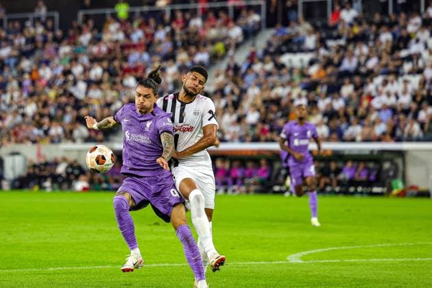 LASK v Liverpool Europa League 21 09 2023. Darwin Nunez (9) of Liverpool tussles with AndrÃ s Andrade (16) of LASK Linz during the Europa League match between LASK and Liverpool at Raiffeisen Arena, Linz, Austria on 21 September 2023. Editorial use only , Copyright: xNigelxKeenex PSI-18052-0014