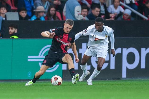 21.09.2023, Fussball, Saison 2023 2024, UEFA Europa League, Gruppenphase, 1. Spieltag, Bayer 04 Leverkusen - BK Häcken, v. l. Florian Wirtz (Bayer 04 Leverkusen), Amane Romeo (BK Häcken), Leverkusen BayArena NRW Deutschland xRHR-FOTO DEx Copyright: TeresaxKröger RHR-FOTOx RHR-FOTO DE