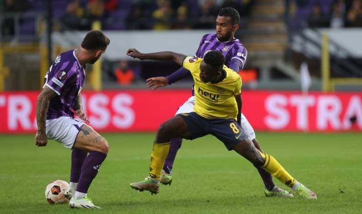 Union s Amani Lazare and Toulouse s Cristian Casseres Jr. fight for the ball during a soccer game between Belgian Royale Union Saint Gilloise and French Toulouse FC, on the first day of the group phase of the UEFA Europa League competition, in group E, on Thursday 21 September 2023 in Brussels. VIRGINIExLEFOUR  x74598921x