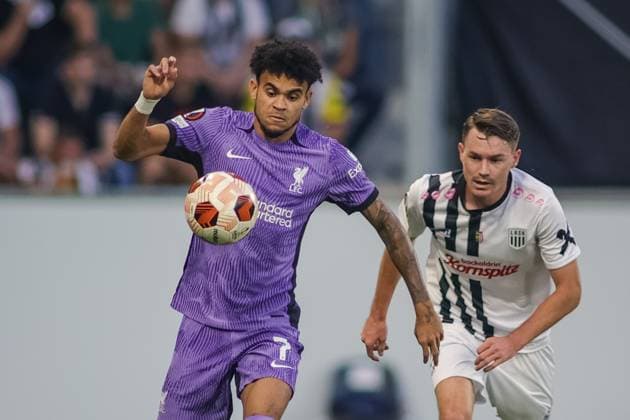 SOCCER - UEFA EL, LASK vs Liverpool LINZ,AUSTRIA,21.SEP.23 - SOCCER - UEFA Europa League, group stage, Linzer ASK vs Liverpool FC. Image shows Luis Diaz (Liverpool) and Florian Flecker (LASK).  GEPAxpictures xManuelxBinder