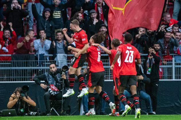 Joie des joueurs du Stade Rennais aprÃ s le but de Adrien Truffert (Stade Rennais) FOOTBALL : Stade Rennais x Maccabi Haifa - Ligue Europa - JournÃ e 1 - 21 09 2022 BaptisteAutissier Panoramic 