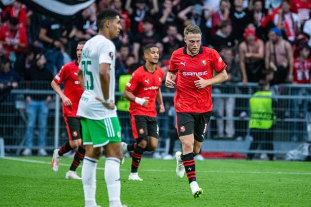 Joie des joueurs du Stade Rennais aprÃ s le but de Adrien Truffert (Stade Rennais) FOOTBALL : Stade Rennais x Maccabi Haifa - Ligue Europa - JournÃ e 1 - 21 09 2022 BaptisteAutissier Panoramic 