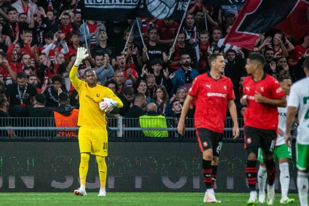 Steve Mandanda (Stade Rennais) FOOTBALL : Stade Rennais x Maccabi Haifa - Ligue Europa - JournÃ e 1 - 21 09 2022 BaptisteAutissier Panoramic 