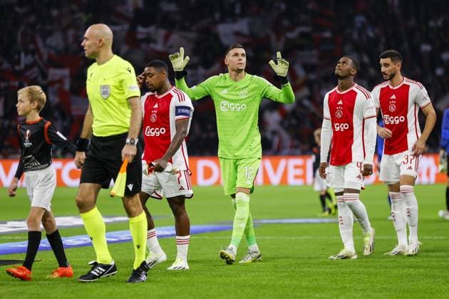 AMSTERDAM, 21-09-2023 JohanCruyff Arena, Europa League Football season 2023 2024 Match between Ajax and Olympique Marseille. Ajax player Steven Bergwijn, Ajax goalkeeper Jay Gorter, Ajax player Jorrel Hato, Ajax player Josip Sutalo Ajax - Olympique Marseille  x22440120x Copyright: