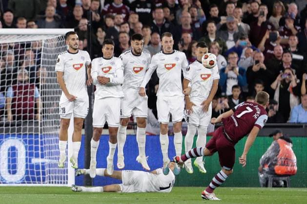 West Ham United v FK TSC BaÄka Topola UEFA Europa League James Ward-Prowse of West Ham United free kick against FK TSC BaÄka Topola during the UEFA Europa League Group A match at the London Stadium, Stratford Copyright: xChrisxMyattx FIL-18995-0009 UK Newspapers OUT