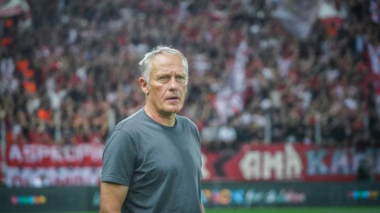 Trainer Christian Streich ( SC Freiburg ) - UEFA Fußball Europa League Saison 2023-2024 Giorgos Karaiskakis Stadion Piräus, 21.09.2023 Olympiakos Piräus - SC Freiburg