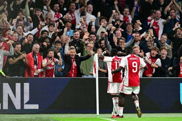 AMSTERDAM - (l-r) Carlos Forbs of Ajax, Brian Brobbey of Ajax celebrate the 1-0 during the UEFA Europa League match between Ajax Amsterdam and Olympique de Marseille at the Johan Cruijff ArenA on September 21, 2023 in Amsterdam, Netherlands. ANP OLAF KRAAK Group B - UEFA Europa League 2023 2024 xVIxANPxSportx xxANPxIVx 478900452 originalFilename: 478900452.jpg