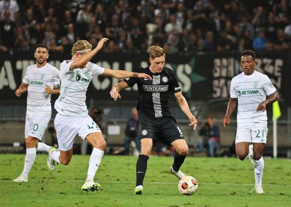 SOCCER - UEFA EL, Sturm vs Sporting GRAZ,AUSTRIA,21.SEP.23 - SOCCER - UEFA Europa League, group stage, SK Sturm Graz vs Sporting CP. Image shows Morten Hujlmand (Sporting Lissabon), Alexander Prass (Sturm), Paulinho and Geny Catamo (Sporting Lissabon).  GEPAxpictures xWolfgangxGrebien