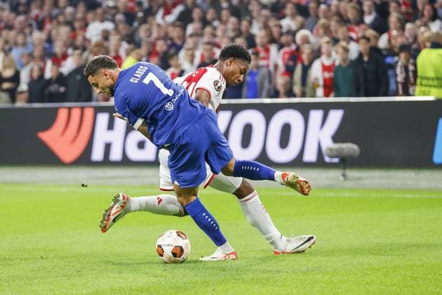 AMSTERDAM, 21-09-2023 JohanCruyff Arena, Europa League Football season 2023 2024 Match between Ajax and Olympique Marseille. Olympique Marseille player Jonathan Clauss, Ajax player Silvano Vos Ajax - Olympique Marseille  x22441684x Copyright: