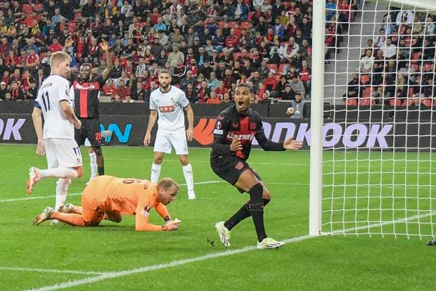 Amine Adli ( 21, Bayer Leverkusen) unzufrieden enttäuscht enttaeuscht niedergeschlagen frustriert, nach vergebener Torchance 21.09.2023 Fussball Europa League, Bayer 04 Leverkusen vs BK Häcken Haecken, BayArena, Leverkusen, NRW Germany