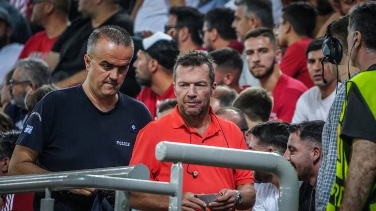 Lothar Matthäus auf der Tribüne. UEFA Fußball Europa League Saison 2023-2024 Giorgos Karaiskakis Stadion Piräus, 21.09.2023 Olympiakos Piräus - SC Freiburg