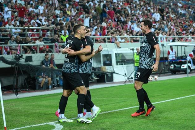 Olympiacos v Freiburg - UEFA Europa League, Group A 22 Roland Sallai of SC Freiburg celebrates with teammates after scoring the first goal during the Europa League Group A match between Olympiacos FC and SC Freiburg at Georgios Karaiskakis Stadium on September 21, 2023, in Athens, Greece. Athens Greece  Copyright: xStefanosxKyriazisx originalFilename:kyriazis-olympiac230921_npua3.jpg
