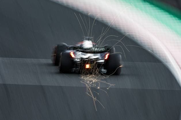 40 LAWSON Liam (nzl), Scuderia AlphaTauri AT04, action during the 2023 Formula 1 Lenovo Japanese Grand Prix, 16th round of the 2023 Formula One World Championship, WM, Weltmeisterschaft from September 22 to 24, 2023 on the Suzuka International Racing Course, in Suzuka - F1 - JAPANESE GRAND PRIX 2023 DPPI Panoramic  00123036__R3_4430_1