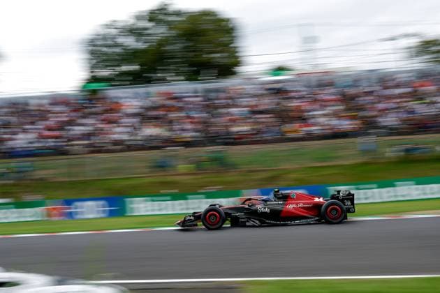 24 ZHOU Guanyu (chi), Alfa Romeo F1 Team Stake C43, action during the 2023 Formula 1 Lenovo Japanese Grand Prix, 16th round of the 2023 Formula One World Championship, WM, Weltmeisterschaft from September 22 to 24, 2023 on the Suzuka International Racing Course, in Suzuka - FORMULE 1 : Grand prix du Japon - FIA - Suzuka - 22 09 2023 DPPI Panoramic  00123036_F12023GP17JAP_JK175051
