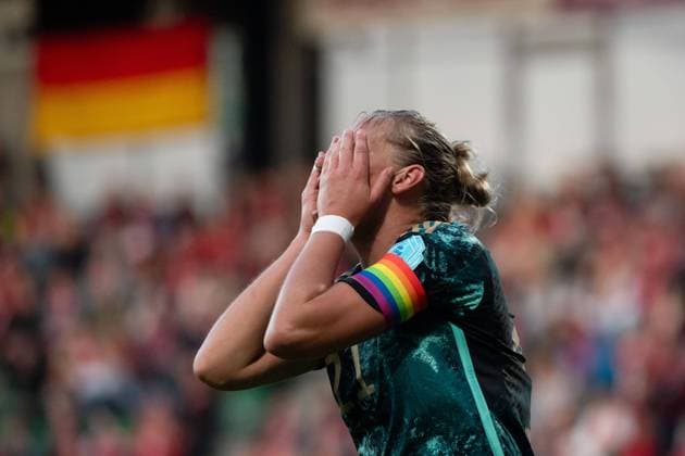 Sport Themen der Woche KW38 Sport Bilder des Tages Alexandra Popp (Deutschland, 11) aergert sich ueber eine vergebene Torchance, DEN, Daenemark vs Deutschland, UEFA Frauen Fussball Nations League, Liga A, 1. Spieltag, 22.09.2023 DEN, Daenemark vs Deutschland, UEFA Frauen Fussball Nations League, Liga A, 1. Spieltag, 22.09.2023 Viborg *** Alexandra Popp Germany, 11 upset over missed goal chance, DEN, Denmark vs Germany, UEFA Womens Nations League, League A, Matchday 1, 22 09 2023 DEN, Denmark vs Germany, UEFA Womens Nations League, League A, Matchday 1, 22 09 2023 Viborg Copyright: xEibner-Pressefoto Memmlerx EP_MMR