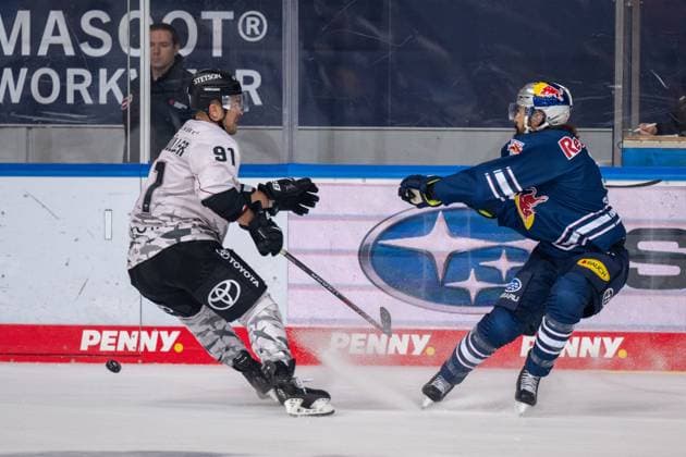 Sport Themen der Woche KW38 Sport Bilder des Tages Moritz Mueller 91 (Koelner Haie), Dominik Bittner 3 (EHC Red Bull Muenchen), EHC Red Bull Muenchen vs. Koelner Haie, Eishockey, Penny DEL, 3. Spieltag, 22.09.2023 Muenchen Bayern Deutschland *** Moritz Mueller 91 Koelner Haie , Dominik Bittner 3 EHC Red Bull Muenchen , EHC Red Bull Muenchen vs Koelner Haie , Ice Hockey , Penny DEL , Matchday 3 , 22 09 2023 Muenchen Bayern Germany Copyright: xkolbert-press UlrichxGamelx