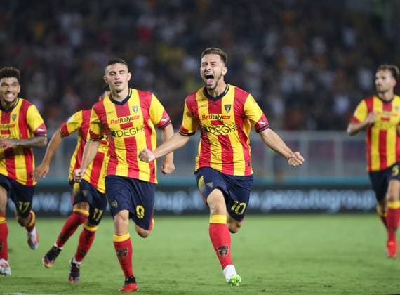 Sport Themen der Woche KW38 Sport Bilder des Tages September 22, 2023, Lecce, Italia: US Lecce s Remi Oudin jubilates after scoring the goal during the Italian Serie A soccer match US Lecce - Genoa CFC at the Via del Mare stadium in Lecce, Italy, 22 september 2023. ANSA ABBONDANZA SCURO LEZZI Soccer: Serie A; Lecce-Genoa  - ZUMAa110 20230922_zaf_a110_080 Copyright: xAbbondanzaxScuroxLezzix