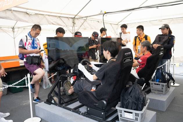 September 23, 2023, Suzuka, Mie Prefecture, Japan: Formula 1 fans on the race simulator during the 2023 Formula 1 Japanese Grand Prix Suzuka Japan - ZUMAb177 20230923_aap_b177_015 Copyright: xTaidghxBarronx