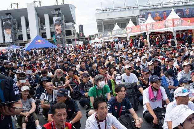 September 23, 2023, Suzuka, Mie Prefecture, Japan: Formula 1 fans in the fan zone during Qualifying of the 2023 Formula 1 Japanese Grand Prix Suzuka Japan - ZUMAb177 20230923_aap_b177_027 Copyright: xTaidghxBarronx