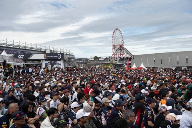 September 23, 2023, Suzuka, Mie Prefecture, Japan: Formula 1 fans in the fan zone during Qualifying of the 2023 Formula 1 Japanese Grand Prix Suzuka Japan - ZUMAb177 20230923_aap_b177_030 Copyright: xTaidghxBarronx