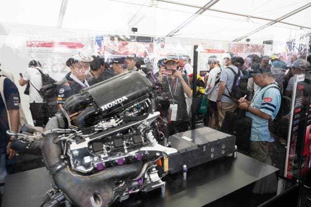 September 23, 2023, Suzuka, Mie Prefecture, Japan: Formula 1 fans taking photos of a Honda Racing Power Unit engine during Qualifying of the 2023 Formula 1 Japanese Grand Prix Suzuka Japan - ZUMAb177 20230923_aap_b177_038 Copyright: xTaidghxBarronx