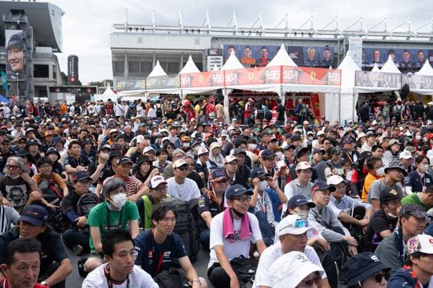 September 23, 2023, Suzuka, Mie Prefecture, Japan: Formula 1 fans in the fan zone during Qualifying of the 2023 Formula 1 Japanese Grand Prix Suzuka Japan - ZUMAb177 20230923_aap_b177_042 Copyright: xTaidghxBarronx