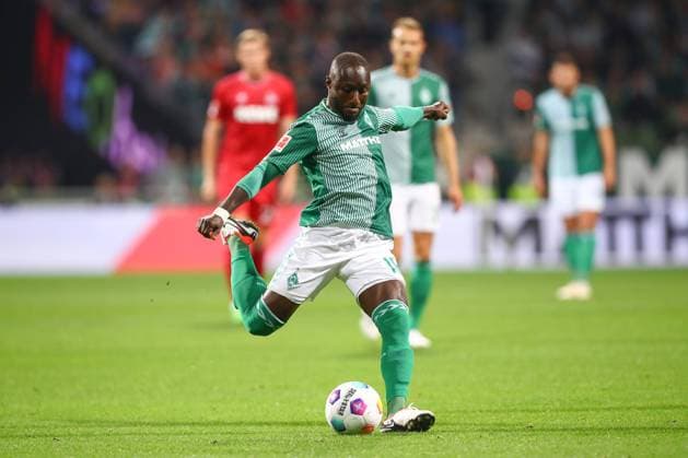 23.09.2023, xtgx, Fussball 1. Bundesliga, SV Werder Bremen - 1. FC Koeln emspor, v.l. Naby Keita (Bremen, 18) Torschuss, schiesst den Ball aufs Tor, Schuss (DFL DFB REGULATIONS PROHIBIT ANY USE OF PHOTOGRAPHS as IMAGE SEQUENCES and or QUASI-VIDEO) Bremen