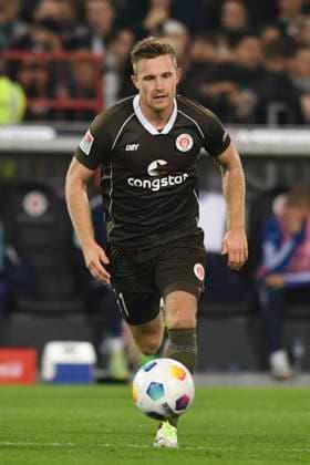 GER; 2. FBL, FC St. Pauli vs FC Schalke 04 23.09.2023, Millerntorstadion, Hamburg, GER; 2. FBL, FC St. Pauli vs FC Schalke 04, im Bild Einzelaktion Hochformat Johannes Eggestein (Pauli 11)