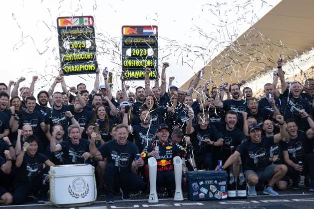 September 24, 2023, Suzuka, Mie Prefecture, Japan: Oracle Red Bull Racing team principal CHRISTAIN HORNER, drivers MAX VERSTAPPEN (NED) of Red Bull Racing 1 and SERGIO PEREZ (MEX) of Red Bull Racing 11 and team mechanics celebrates winning the World Constructors Championship by points at the 2023 Formula 1 Japanese Grand Prix. Suzuka Japan - ZUMAb177 20230924_aap_b177_141 Copyright: xTaidghxBarronx