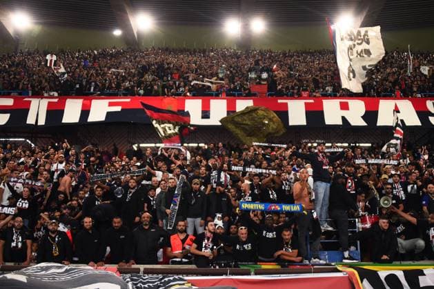 Les supporters de l equipe du PSG - ambiance FOOTBALL : Paris Saint Germain vs Marseille - Ligue 1 - 24 09 2023 FedericoPestellini Panoramic 
