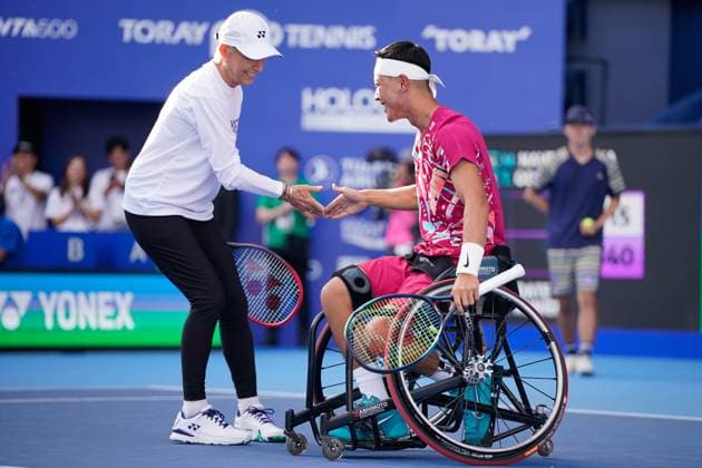 Sport Themen der Woche KW38 Sport Bilder des Tages (L-R) Martina Navratilova (USA), Tokito Oda (JPN), SEPTEMBER 24, 2023 - Tennis : Exhibition Match at Ariake Tennis Forest Park during YONEX Tennis Festival with TORAY PPO TENNIS in Tokyo, Japan. Noxthirdxpartyxsales  (230309948)