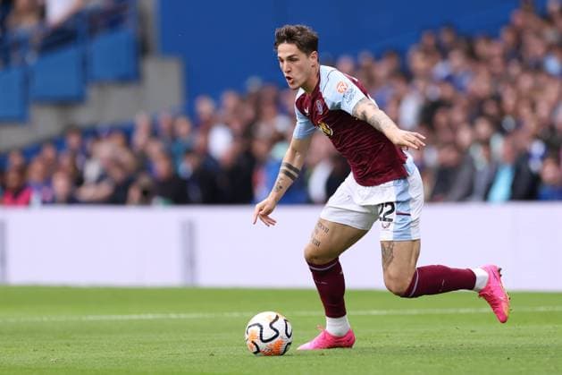 Chelsea v Aston Villa 24 September 2023, London - Premier League Football - Chelsea v Aston Villa - Nicolo Zaniolo of Aston Villa - Photo: Jacques Feeney Offside. London UK Copyright: xJacquesxFeeneyx xOffsidexOffside
