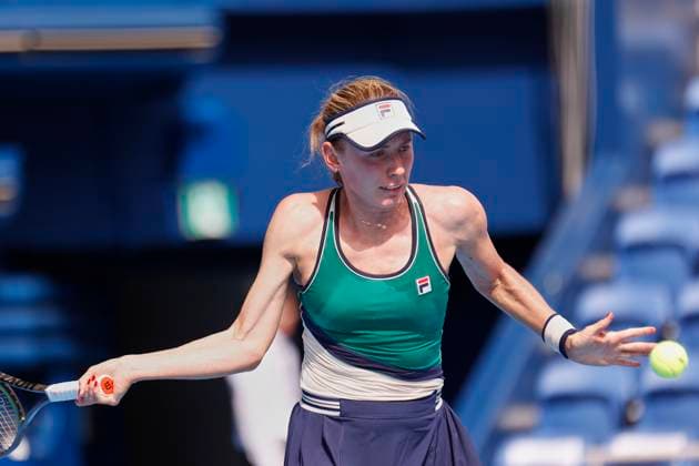 September 26, 2023, Tokyo, Japan: Ekaterina ALEXANDROVA (RUS) hits a return against Anna KALINSKAYA (RUS) during their women s single match for the second day of the TORAY PAN PACIFIC OPEN TENNIS tournament 2023 at the Ariake Coliseum. The tournament is held from September 25 to October 1st. Alexandrova won 6-7(7), 6-1,7-5. Tokyo Japan - ZUMAm191 20230926_aap_m191_001 Copyright: xRodrigoxReyesxMarinx