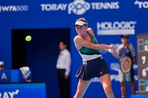 September 26, 2023, Tokyo, Japan: Ekaterina ALEXANDROVA (RUS) hits a return against Anna KALINSKAYA (RUS) during their women s single match for the second day of the TORAY PAN PACIFIC OPEN TENNIS tournament 2023 at the Ariake Coliseum. The tournament is held from September 25 to October 1st. Alexandrova won 6-7(7), 6-1,7-5. Tokyo Japan - ZUMAm191 20230926_aap_m191_007 Copyright: xRodrigoxReyesxMarinx