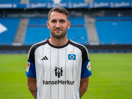 Levin Mete Öztunali (HSV) 25.09.23, Hamburg, Hamburger SV, HSV Mannschaftsfoto-Termin, Portrait-Termin, Saison 2023 2024 Â