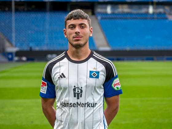 William Mikelbrencis (HSV) 25.09.23, Hamburg, Hamburger SV, HSV Mannschaftsfoto-Termin, Portrait-Termin, Saison 2023 2024 Â