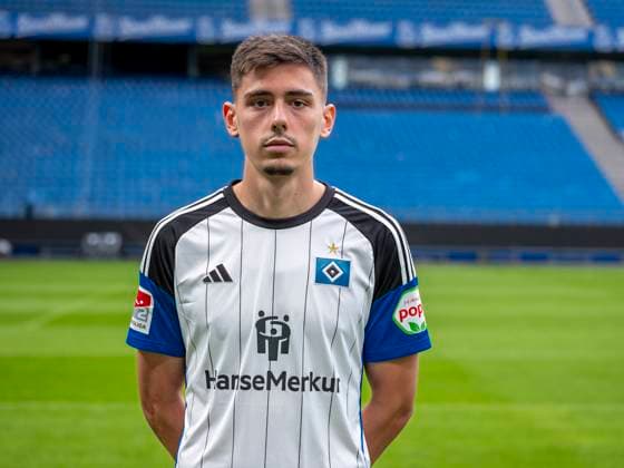 Dennis Hadzikadunic (HSV) 25.09.23, Hamburg, Hamburger SV, HSV Mannschaftsfoto-Termin, Portrait-Termin, Saison 2023 2024 Â