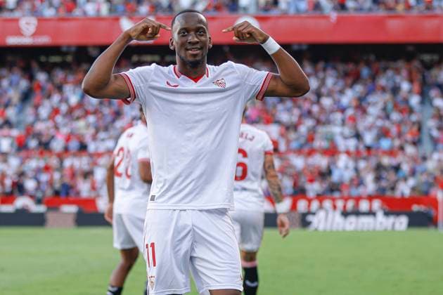 Sport Themen der Woche KW39 Sport Bilder des Tages ESP: Sevilla FC-UD Almeria. La Liga EA Sports. Date 7 Dodi Lukebakio of Sevilla FC celebrates after scoring the 2-0 during the La Liga match between Sevilla FC and UD Almeria played at Sanchez Pizjuan Stadium on September 26 in Sevilla, Spain. kpng Copyright: xAntonioxPozox xPRESSINPHOTOx AP_230926_029