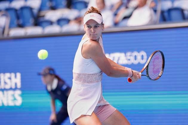 September 27, 2023, Tokyo, Japan: Veronika KUDERMENTOVA (RUS) hits a return against Kayla DAY (USA) during their women s singles match of the Toray Pan Pacific Open Tennis Tournament 2023 at the Ariake Coliseum. The tournament is held from September 25 to October 1st. Kudermentova won 6-3, 6-3. Tokyo Japan - ZUMAm191 20230927_aap_m191_046 Copyright: xRodrigoxReyesxMarinx