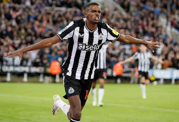 Sport Themen der Woche KW39 Sport Bilder des Tages Newcastle United v Manchester City - Carabao Cup Third Round Alexander Isak of Newcastle United celebrates his goal during the Carabao Cup Third Round match between Newcastle United and Manchester City at St. James Park on September 27, 2023 in Newcastle, England. Newcastle St. James Park England United Kingdom Copyright: xRichardxSellers Sportsphoto APLx 13955561