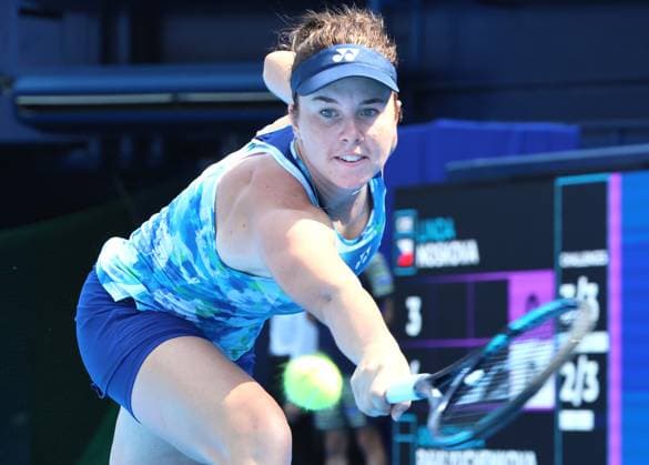 September 28, 2023, Tokyo, Japan - Linda Noskova of Czech Republic returns the ball against Anastasia Pavlyuchenkova of Russia during the second round match of the Toray Pan Pacific Open tennis tournament at the Ariake Colosseum in Tokyo on Thursday, September 28, 2023. (photo by Yoshio Tsunoda AFLO) Noxthirdxpartyxsales  (0306172786st)