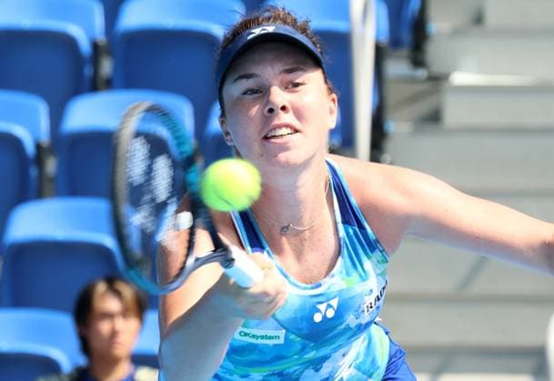 September 28, 2023, Tokyo, Japan - Linda Noskova of Czech Republic returns the ball against Anastasia Pavlyuchenkova of Russia during the second round match of the Toray Pan Pacific Open tennis tournament at the Ariake Colosseum in Tokyo on Thursday, September 28, 2023. (photo by Yoshio Tsunoda AFLO) Noxthirdxpartyxsales  (0306172797st)