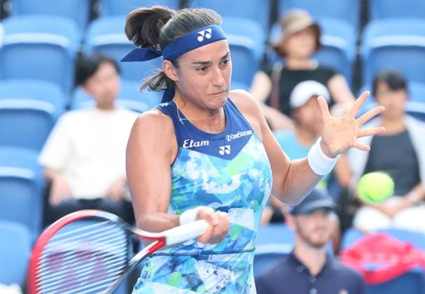 September 28, 2023, Tokyo, Japan - Caroline Garcia of France returns the ball against Anhelina Kalinina of Ukraine during the second round match of the Toray Pan Pacific Open tennis tournament at the Ariake Colosseum in Tokyo on Thursday, September 28, 2023. (photo by Yoshio Tsunoda AFLO) Noxthirdxpartyxsales  (0306194683st)
