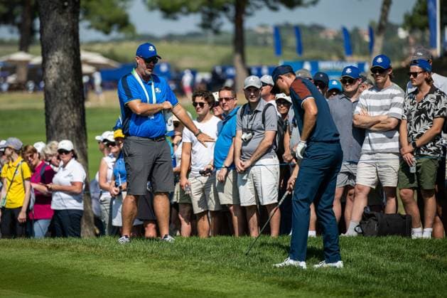 230928 Peter Hanson and Ludvig Aberg of Team Europe at a training session during day -1 of the Ryder Cup on September 28, 2023 in Rome. Photo: Mathias Bergeld BILDBYRAN kod MB MB0734 golf ryder cup träning practice training day -1 bbeng Copyright: MATHIASxBERGELD BB230928MB005