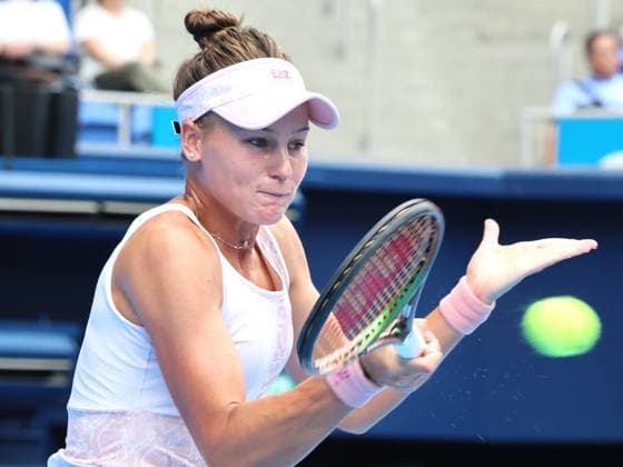 September 29, 2023, Tokyo, Japan - Veronika Kudermetova of Russia returns the ball against Iga Swiatek of Poland during the quarter final match of the Toray pan Pacific Open tennis tournament at the Ariake Colosseum in Tokyo on Friday, September 29, 2023. (photo by Yoshio Tsunoda AFLO) Noxthirdxpartyxsales  (0306318703st)