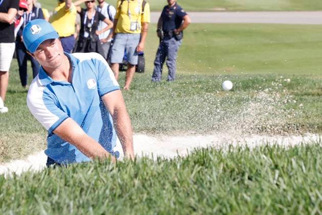 29th September 2023; Marco Simone Golf and Country Club, Guidonia Montecelio, Rome, Italy; The 44th Ryder Cup Matches , Europe versus USA, Day 1; Viktor Hovland from the bunker  ActionPlus12558604 NaFoto